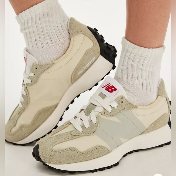 New Balance 327 retro sneaker in sea salt rain cloud M 9/W 10.5 - Picture 3 of 16